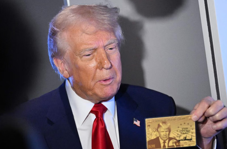 Trump Dagang Visa ‘Kartu Emas’: Bayar Rp16 Miliar Bisa Tinggal di AS